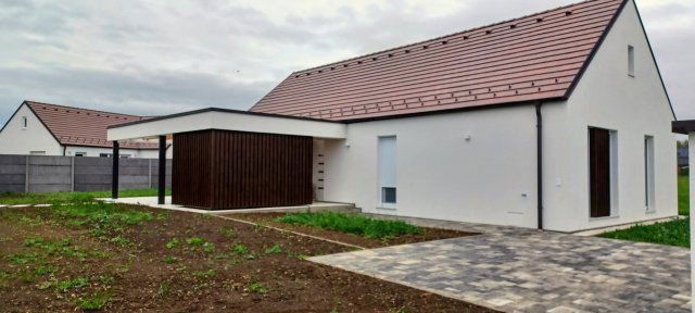 Eladó családi ház, Nagycenken 105 M Ft, 4 szobás