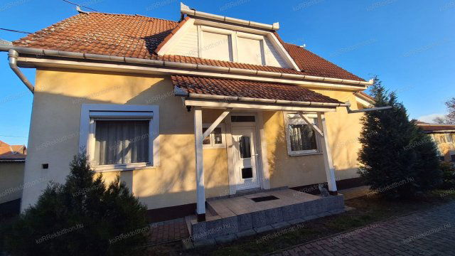 Eladó családi ház, Jászberényben 72.499 M Ft, 2+3 szobás