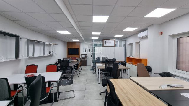 Kiadó üzlethelyiség, Székesfehérvárott 454 E Ft / hó