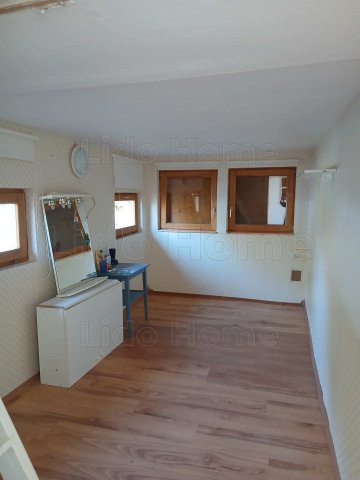 Eladó nyaraló, Tatabányán 16.9 M Ft, 2 szobás