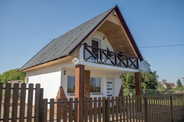 Eladó családi ház, Turán 27 M Ft, 2 szobás
