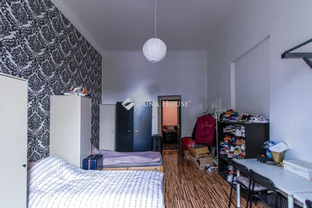 Eladó téglalakás, Budapesten, VIII. kerületben 69 M Ft, 4 szobás