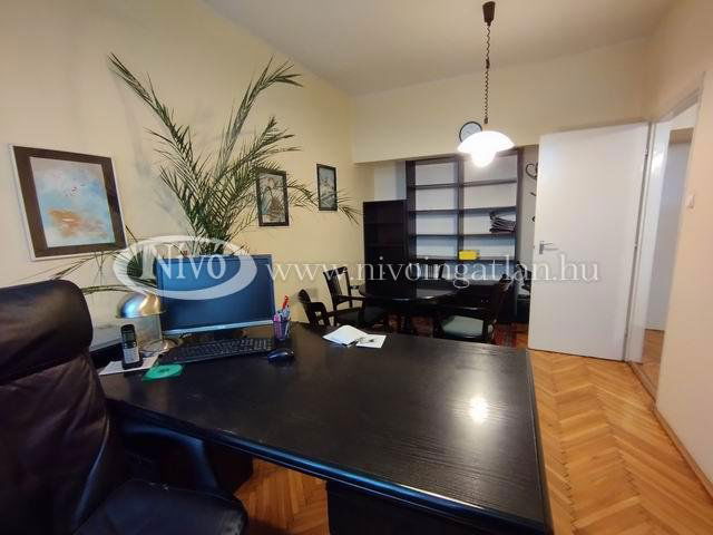 Eladó iroda, Veszprémben 17.9 M Ft, 2 szobás