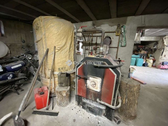 Eladó családi ház, Kunadacson 73.9 M Ft, 5 szobás