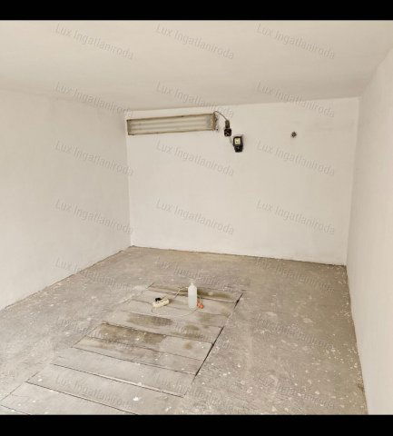 Eladó garázs, Oroszlányban 4.9 M Ft / költözzbe.hu