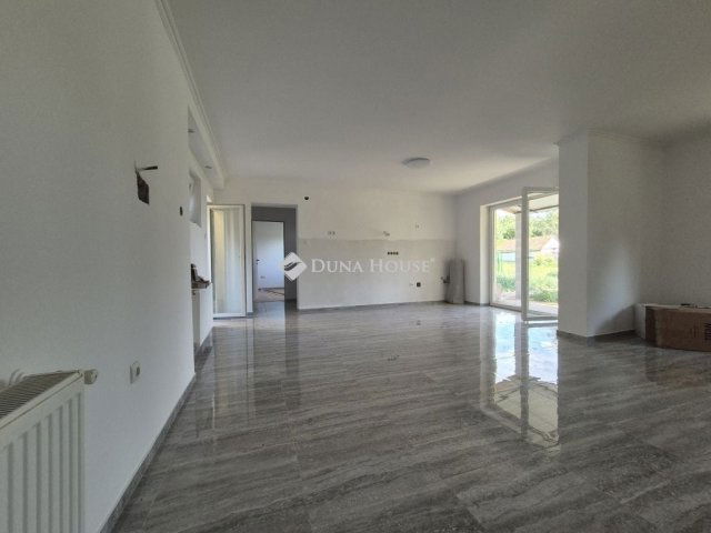 Eladó családi ház, Enyingen 43 M Ft, 4 szobás