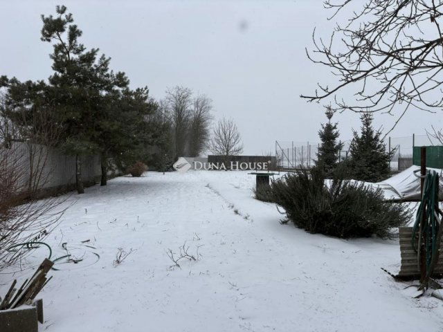 Eladó telek, Úrin 8.18 M Ft / költözzbe.hu