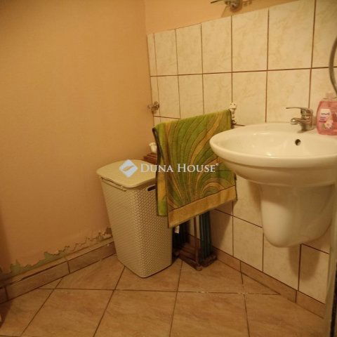 Eladó családi ház, Zalaegerszegen 15.7 M Ft, 1 szobás