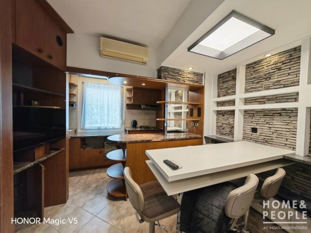 Eladó téglalakás, Szegeden 59.999 M Ft, 2 szobás