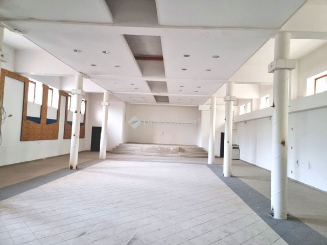 Eladó üzlethelyiség, Vácon 102 M Ft / költözzbe.hu