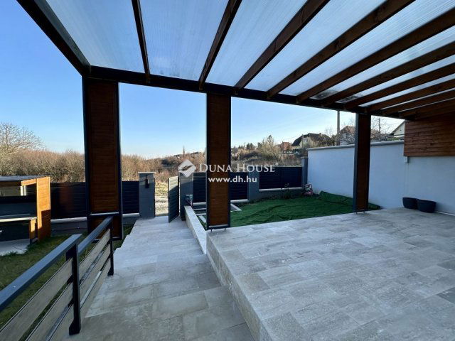 Eladó ikerház, Szentendrén 170 M Ft, 6 szobás