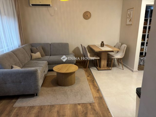 Eladó ikerház, Dunavarsányban 71.9 M Ft, 3 szobás