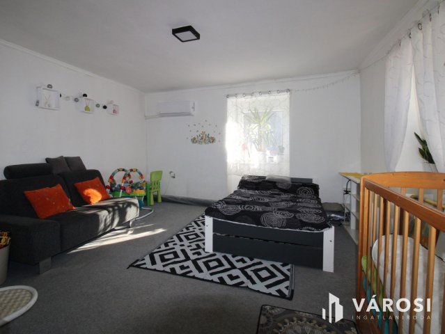 Eladó családi ház, Sárbogárdon 42.9 M Ft, 4+2 szobás