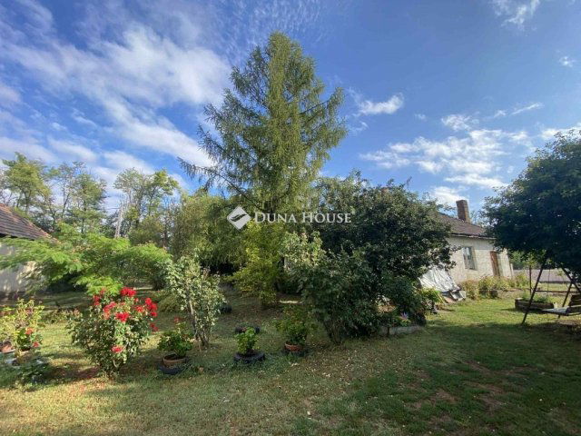 Eladó családi ház, Besnyőn 42.9 M Ft, 3 szobás