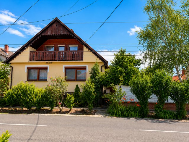 Eladó családi ház, Gyöngyösfaluban 76 M Ft, 3+1 szobás