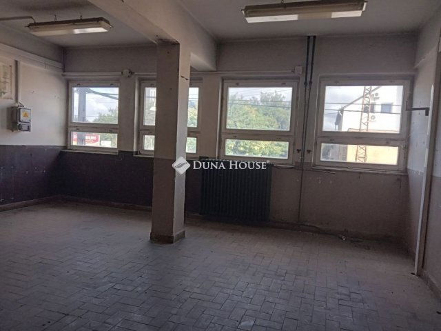 Eladó ipari ingatlan, Budapesten, XX. kerületben 390 M Ft