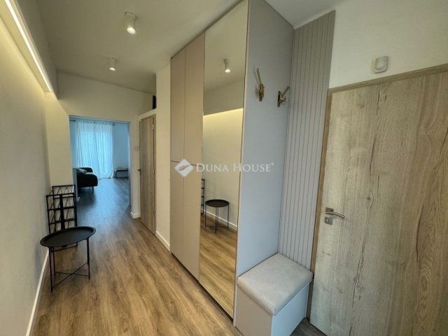 Eladó téglalakás, Budapesten, XIV. kerületben 85 M Ft