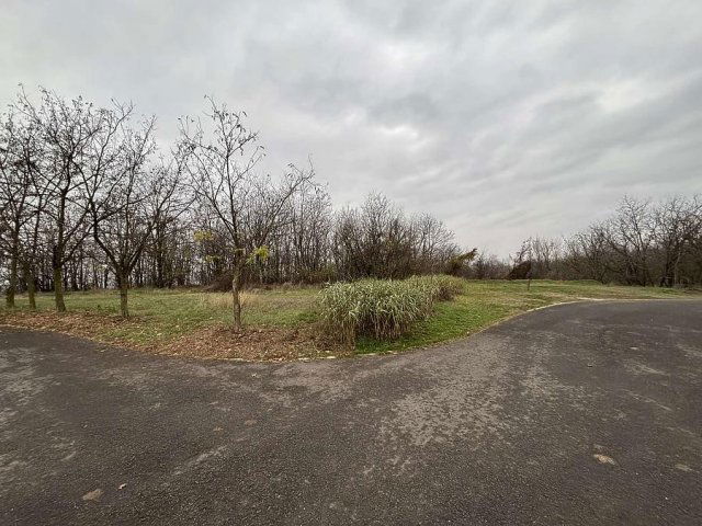 Eladó telek, Fóton 400 M Ft / költözzbe.hu