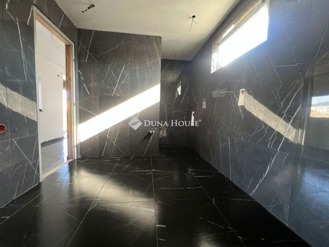 Eladó téglalakás, Hódmezővásárhelyen 60 M Ft, 4+1 szobás