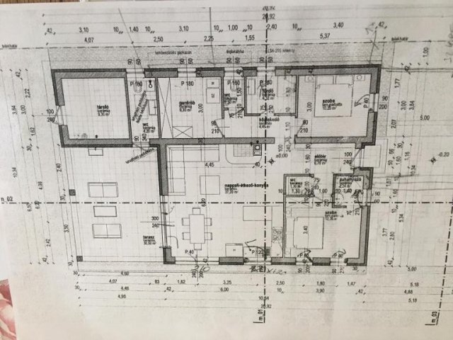 Eladó családi ház, Komáromban 122.99 M Ft, 3 szobás