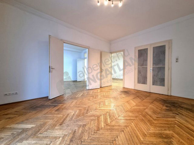 Kiadó téglalakás, albérlet, V. kerületben, Petőfi téren