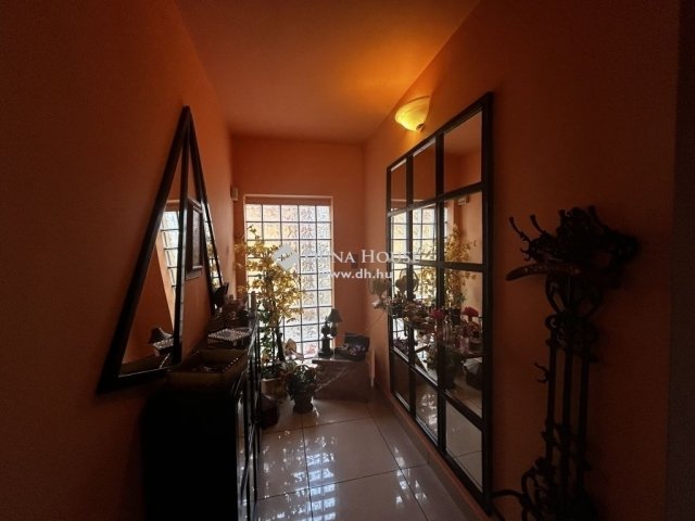 Eladó családi ház, Budapesten, XXI. kerületben 178 M Ft