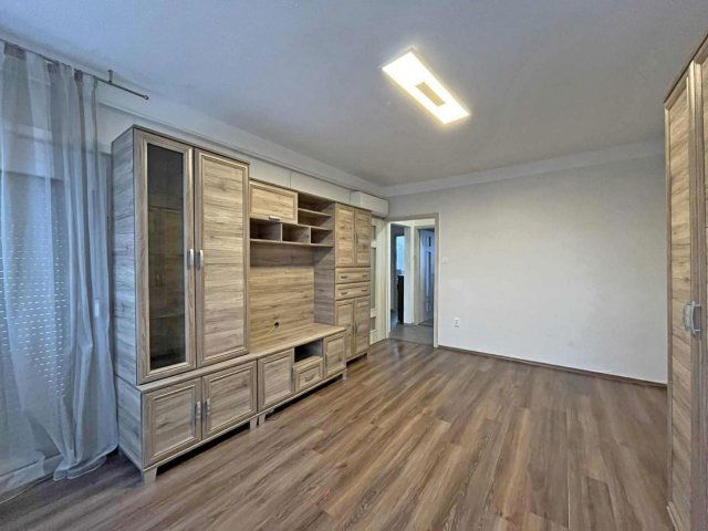 Kiadó téglalakás, albérlet, Egerben 150 E Ft / hó, 3 szobás