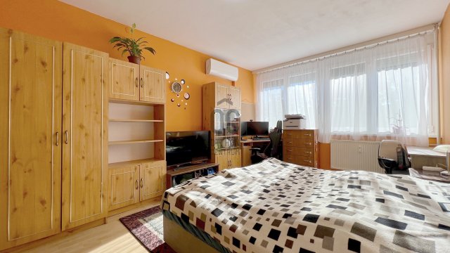 Eladó panellakás, Szekszárdon 33.9 M Ft, 2 szobás