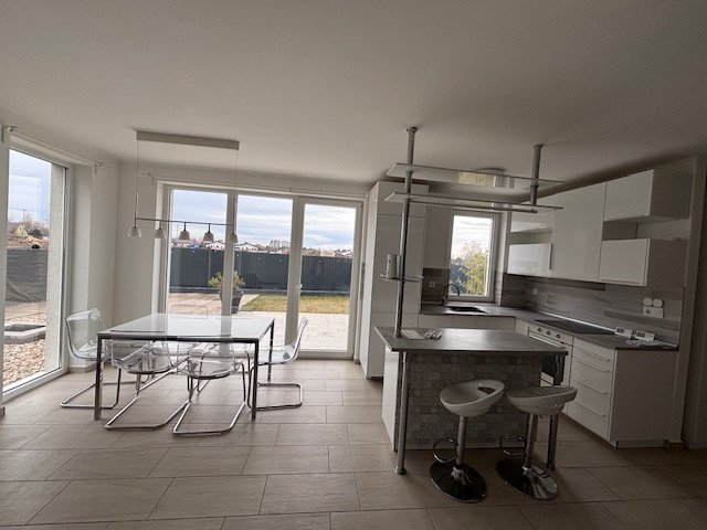 Eladó családi ház, Délegyházán 119 M Ft, 4 szobás