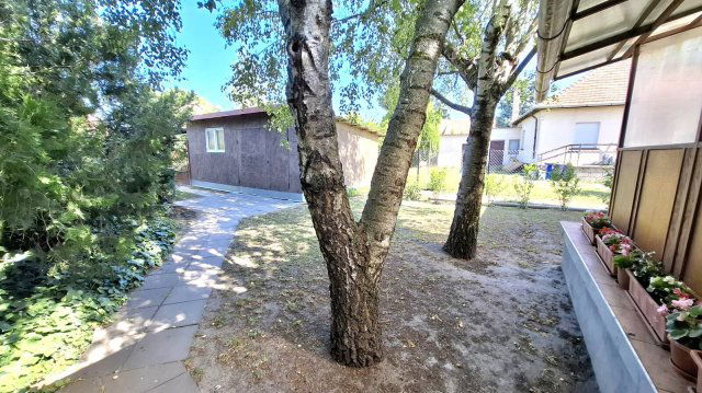 Eladó családi ház, Szigetszentmártonban 64.9 M Ft, 2 szobás