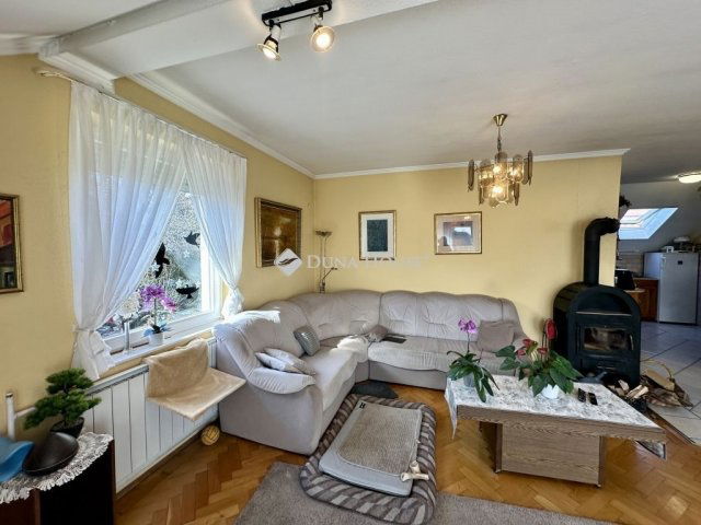 Eladó családi ház, Szentendrén 159 M Ft, 4 szobás