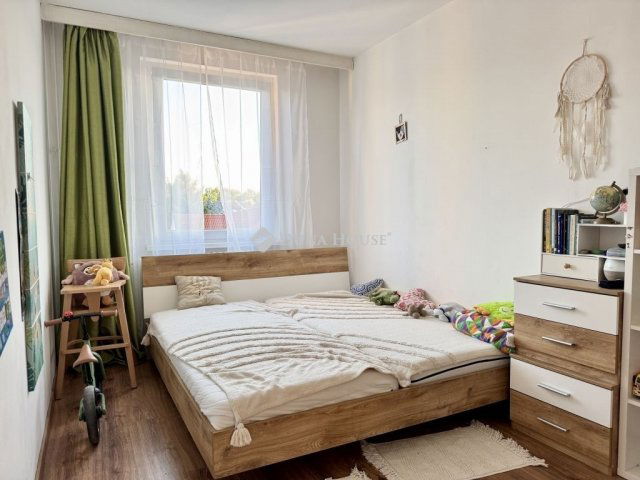 Eladó panellakás, Debrecenben 67 M Ft, 3 szobás