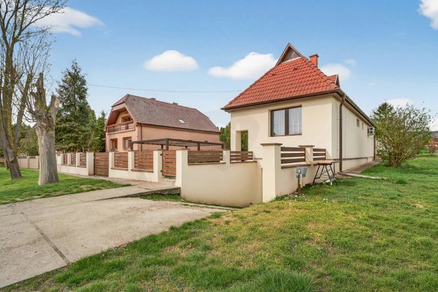 Eladó családi ház, Zsámbékon 155 M Ft, 4 szobás
