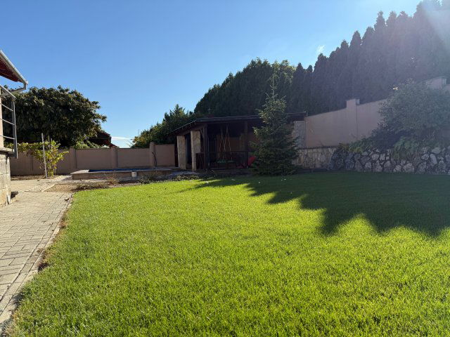 Eladó családi ház, Keszün 138 M Ft, 6 szobás