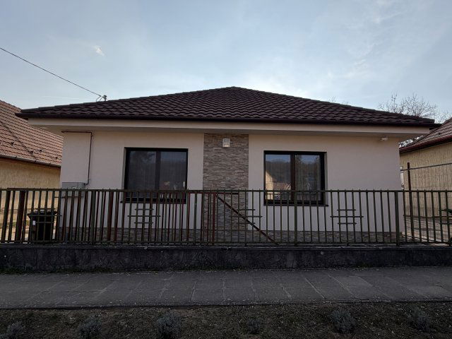 Eladó családi ház, Gödöllőn 125 M Ft, 2 szobás