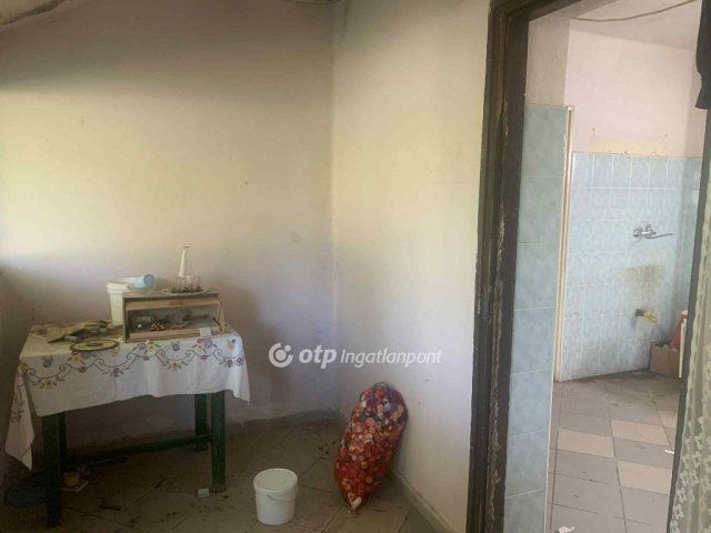 Eladó családi ház, Kőröstetétlenen 17.9 M Ft, 2+1 szobás