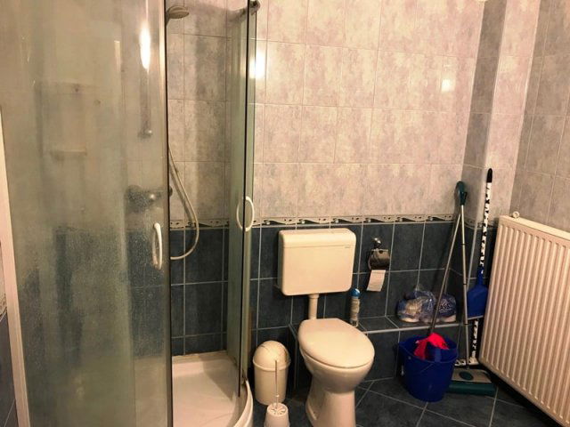 Kiadó téglalakás, albérlet, Pécsett 140 E Ft / hó, 1 szobás