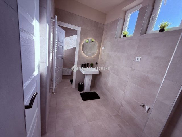 Eladó családi ház, Debrecenben 134.9 M Ft, 5 szobás