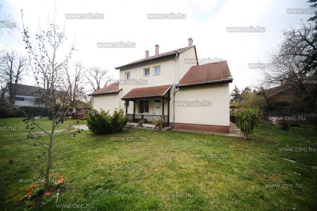 Eladó családi ház, Budapesten, III. kerületben 399.9 M Ft