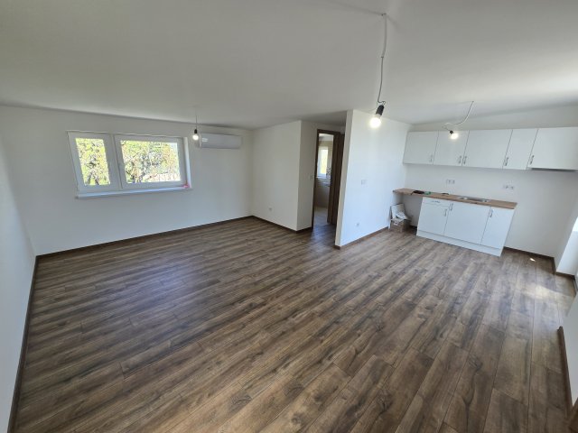 Kiadó téglalakás, albérlet, Vácon 250 E Ft / hó, 2 szobás