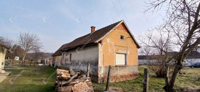 Eladó családi ház, Baktüttösön 6 M Ft, 1 szobás