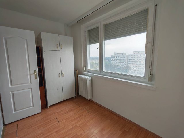 Eladó panellakás, Tatabányán 29.9 M Ft, 1+1 szobás