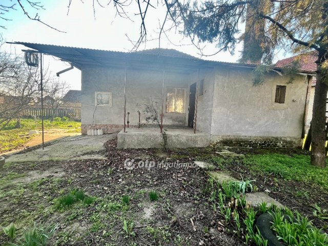 Eladó családi ház, Jászkisérén 12.8 M Ft, 3 szobás