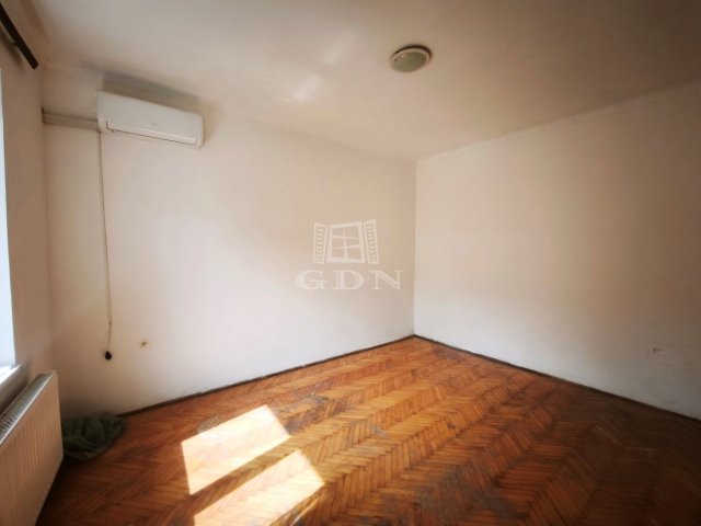 Eladó téglalakás, Kecskeméten 44.8 M Ft, 1+1 szobás