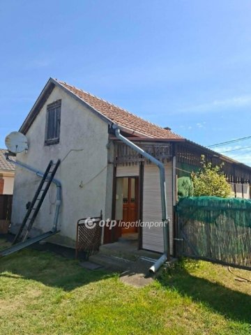 Eladó családi ház, Vámospércsen 32.5 M Ft, 2 szobás