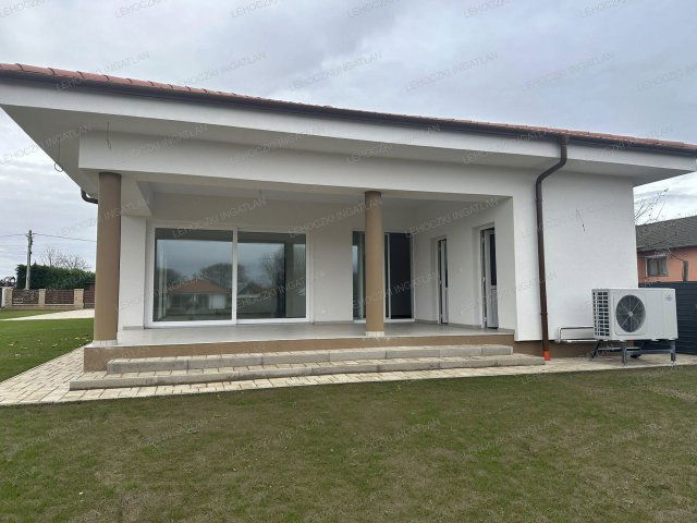 Eladó családi ház, Kótajon 99 M Ft, 4 szobás