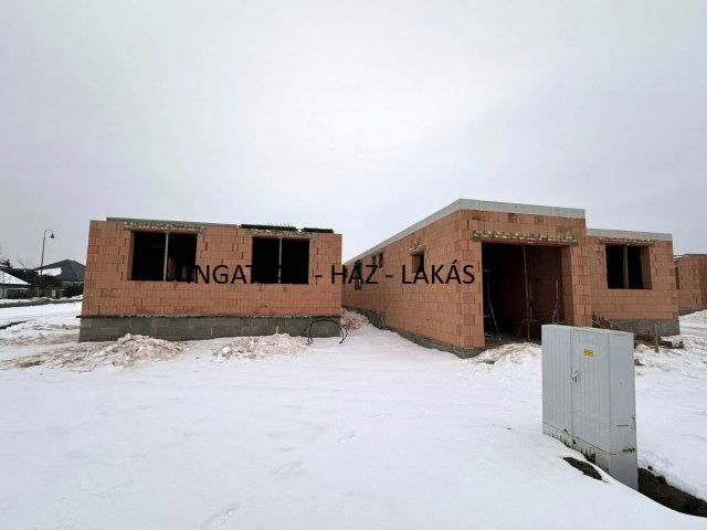 Eladó családi ház, Veresegyházon 149.9 M Ft, 5 szobás