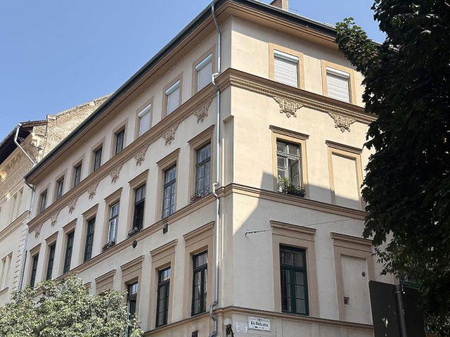Eladó téglalakás, Budapesten, VII. kerületben, Király utcában