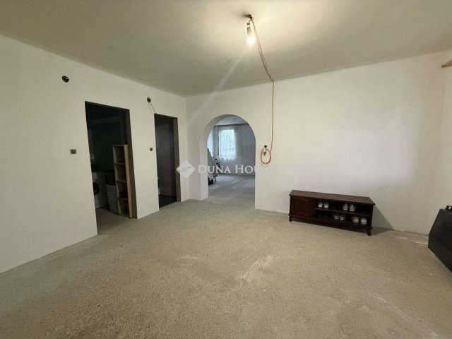 Eladó családi ház, Izsákon 22.5 M Ft, 4 szobás