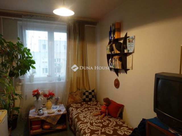 Eladó panellakás, Debrecenben 48.99 M Ft, 2 szobás